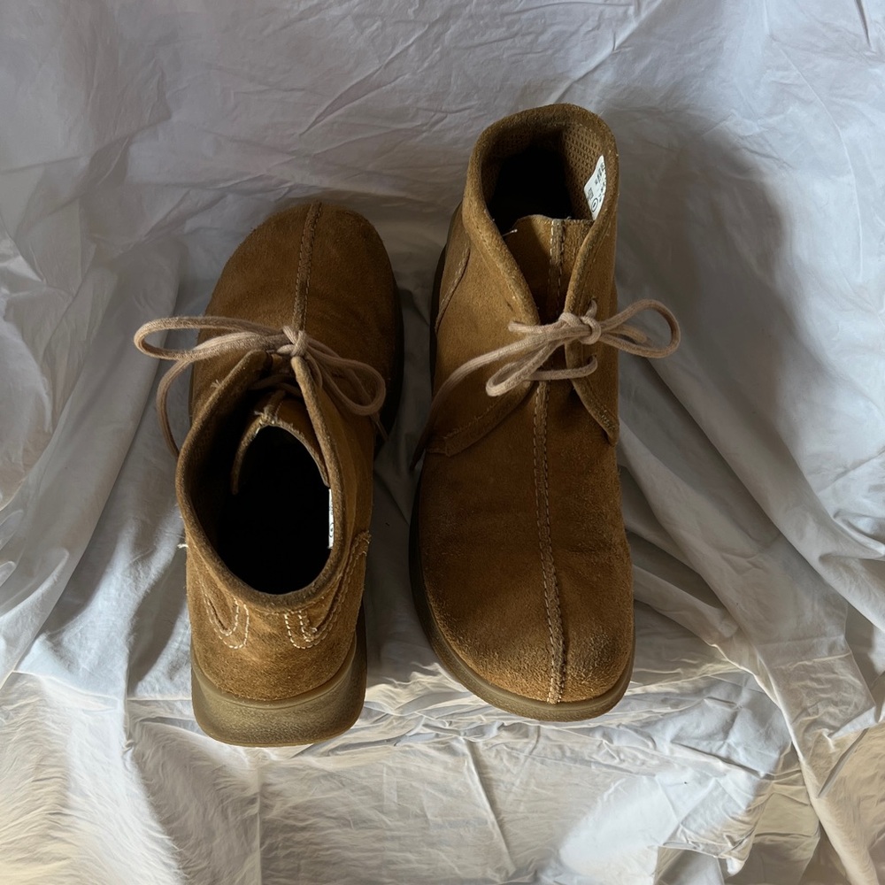 LOWER EAST SIDE Women's Tan Chukka Boots